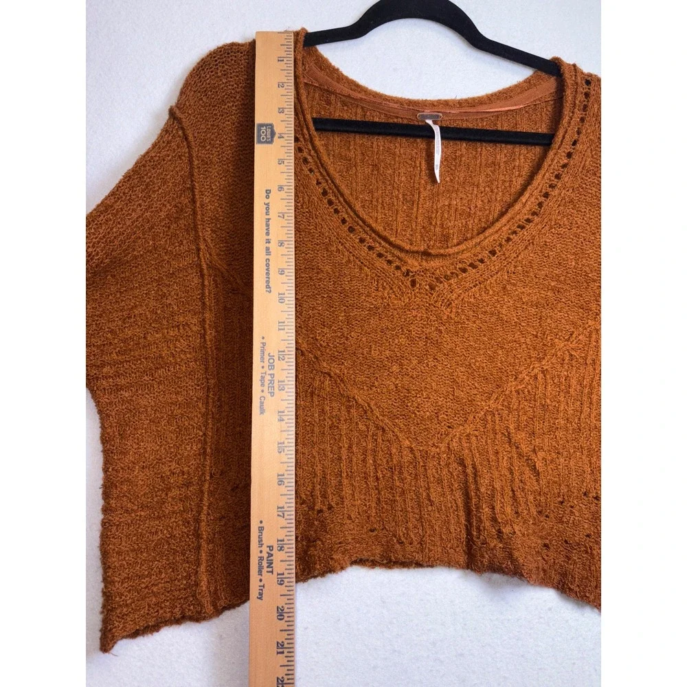 Free People Burnt Orange Cropped V-Neck Knit Sweater Eyelet Detail XS